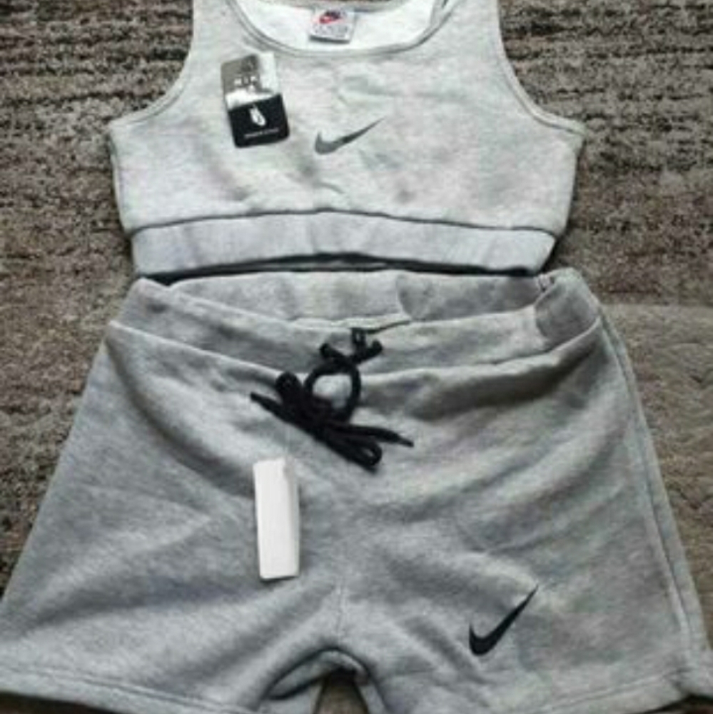 Female Nike Short sets - Picture 4 of 4